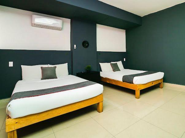 Adhoc Plaza Hotel Monterrey Bagian luar foto