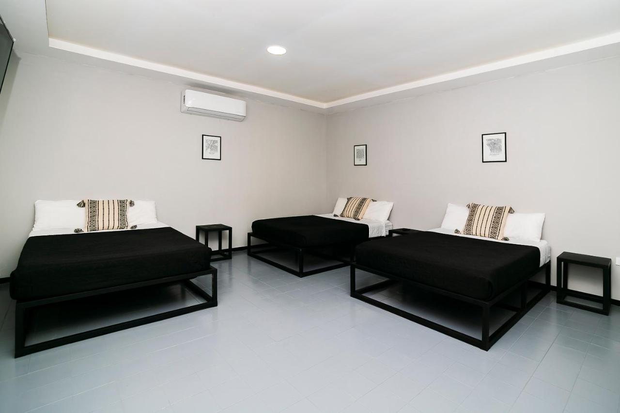 Adhoc Plaza Hotel Monterrey Bagian luar foto